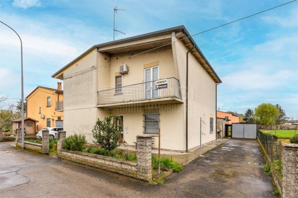 casa indipendente in vendita a Conselice