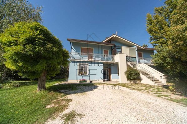 casa indipendente in vendita a Conselice