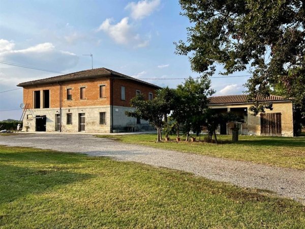 casa indipendente in vendita a Conselice in zona Lavezzola