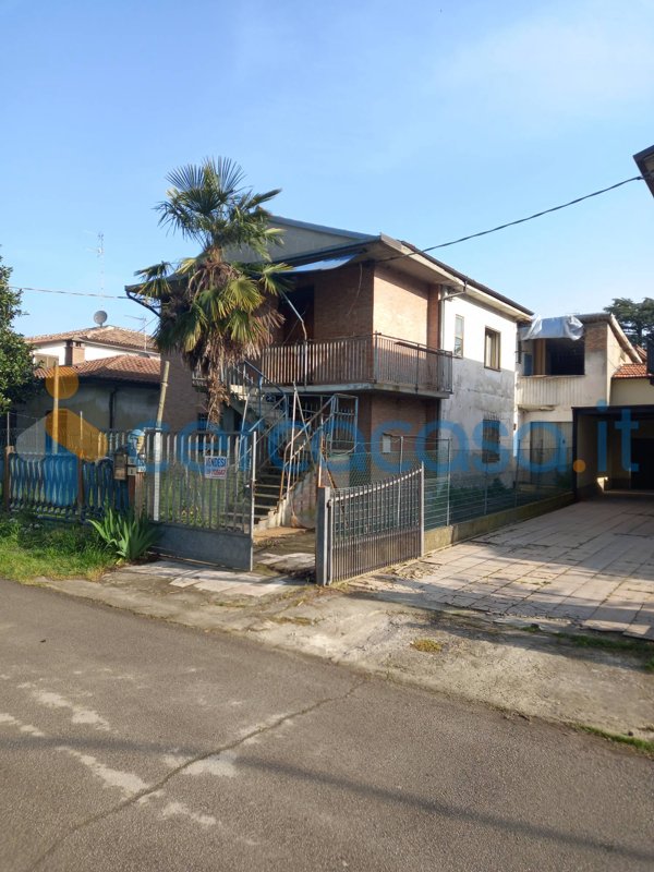 casa indipendente in vendita a Conselice