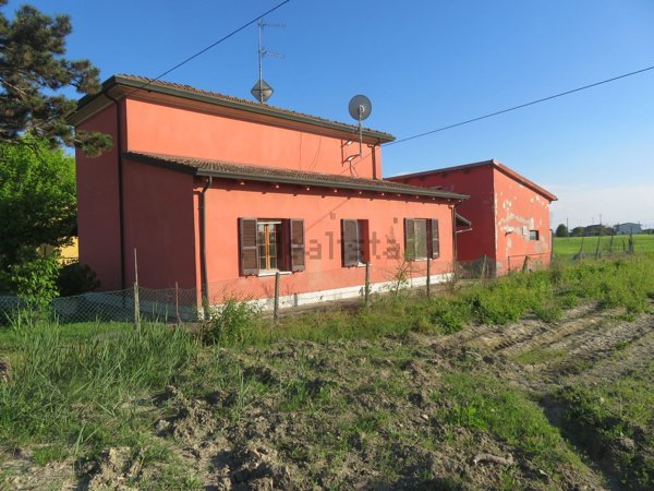 casa indipendente in vendita a Conselice