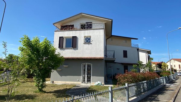 casa indipendente in vendita a Conselice