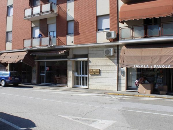 negozio in vendita a Conselice in zona Lavezzola