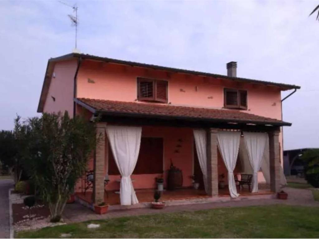 casa indipendente in vendita a Conselice