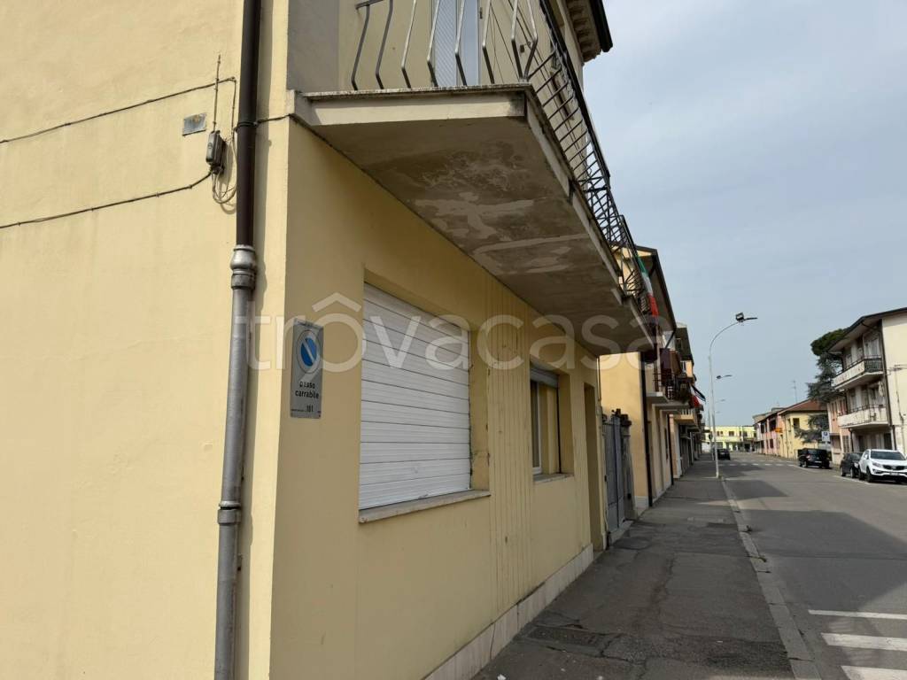 casa indipendente in vendita a Conselice
