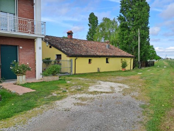 casa indipendente in vendita a Conselice