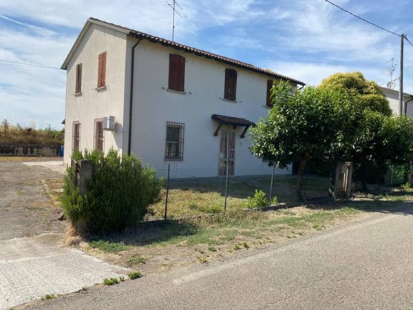 casa indipendente in vendita a Conselice