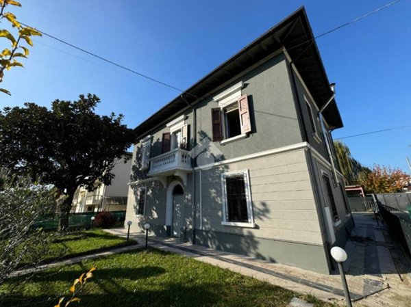 casa indipendente in vendita a Conselice