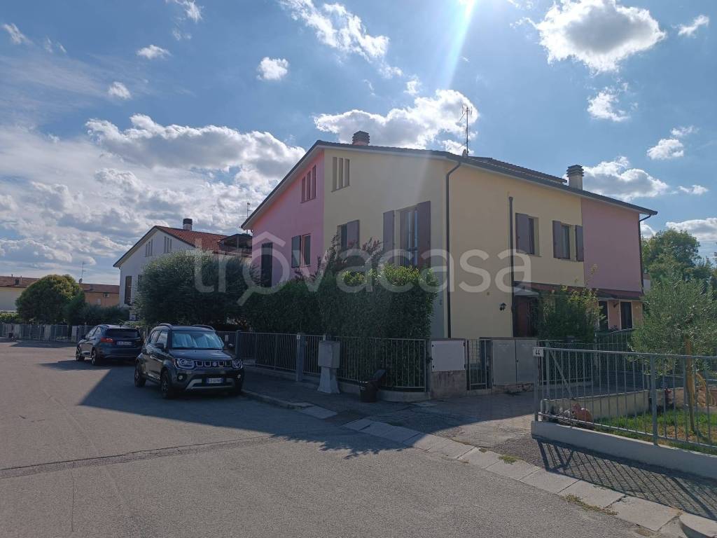 casa indipendente in vendita a Conselice