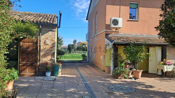 casa indipendente in vendita a Conselice