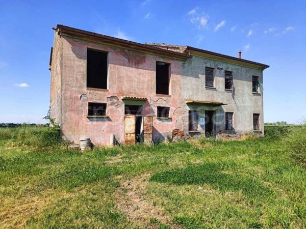 casa indipendente in vendita a Conselice
