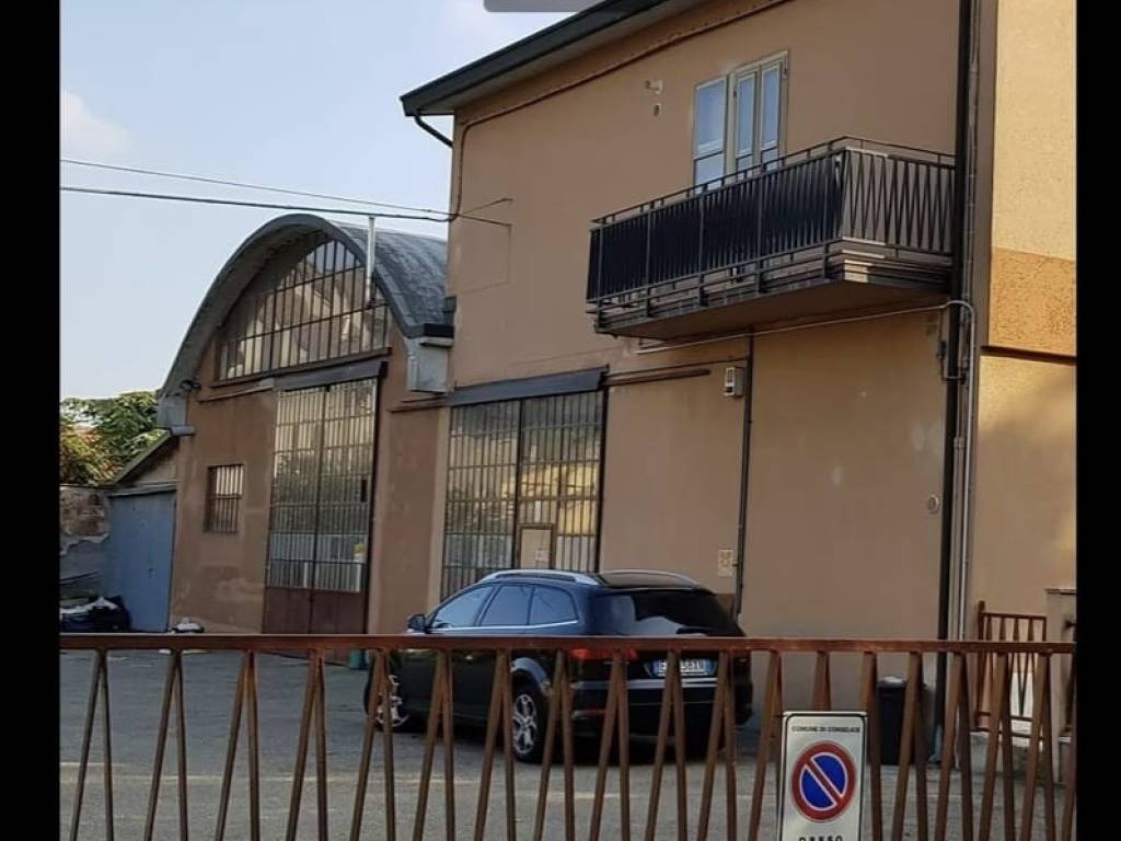 locale commerciale in vendita a Conselice