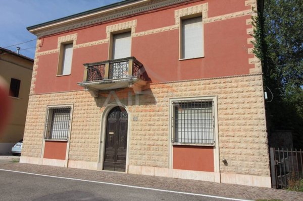 casa indipendente in vendita a Conselice in zona Lavezzola