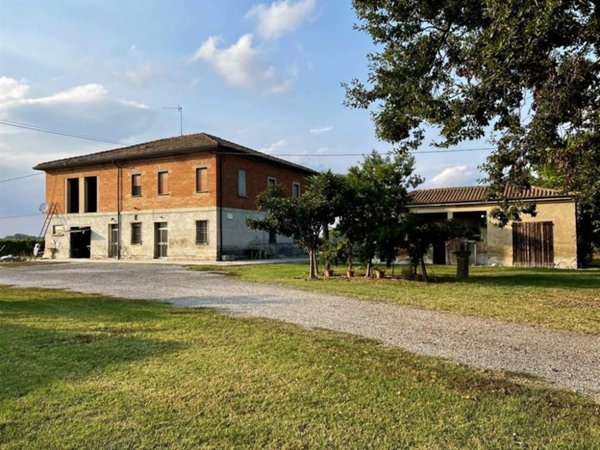 casa indipendente in vendita a Conselice in zona Lavezzola
