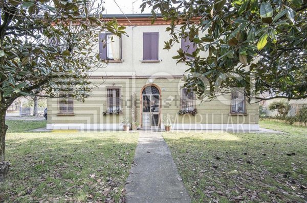 casa indipendente in vendita a Conselice in zona Lavezzola