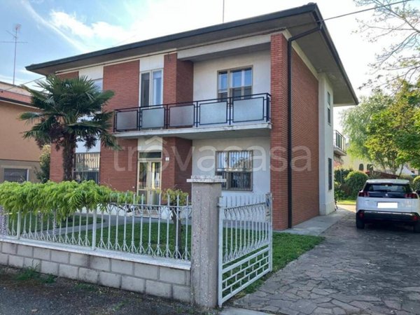casa indipendente in vendita a Conselice in zona Lavezzola