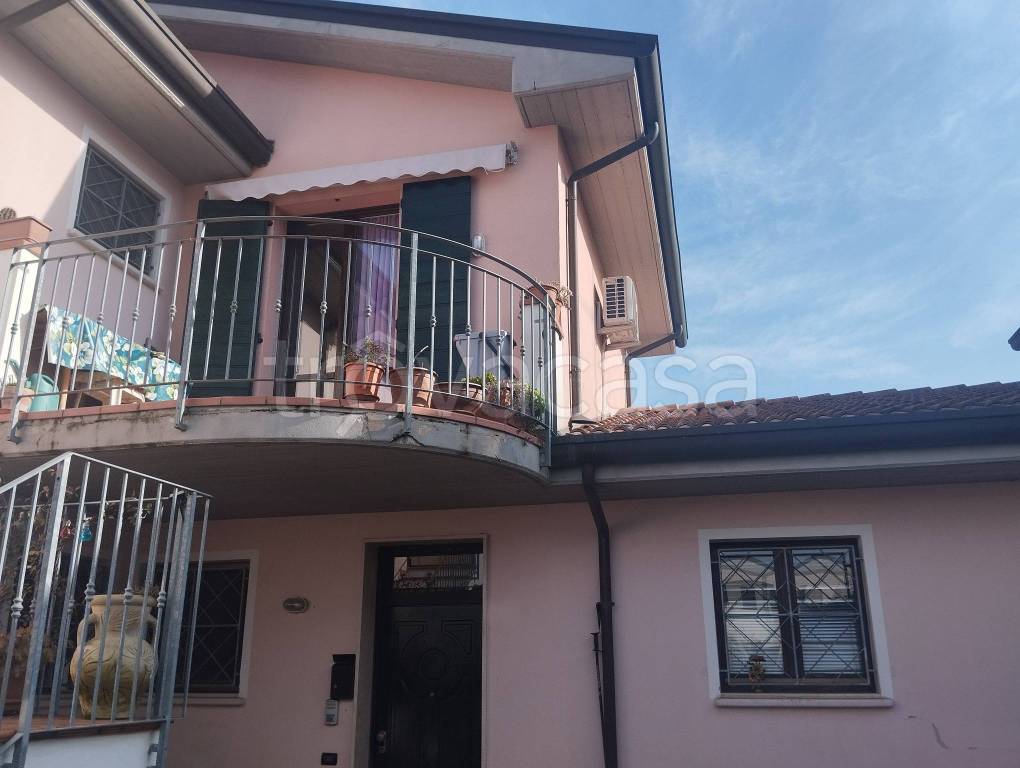 casa indipendente in vendita a Conselice