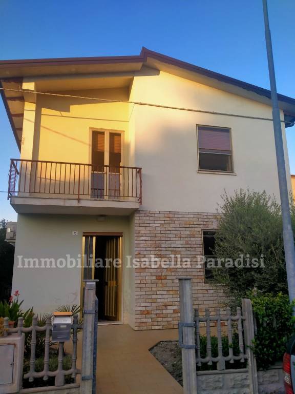 casa indipendente in vendita a Conselice