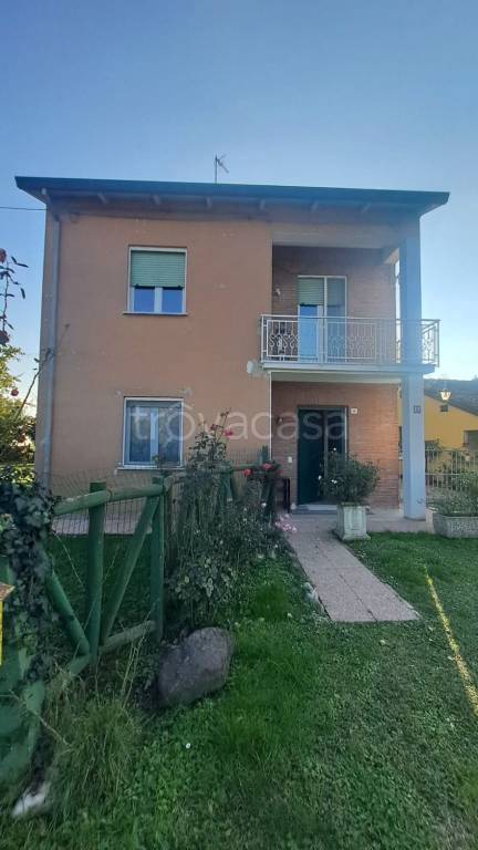 casa indipendente in vendita a Conselice