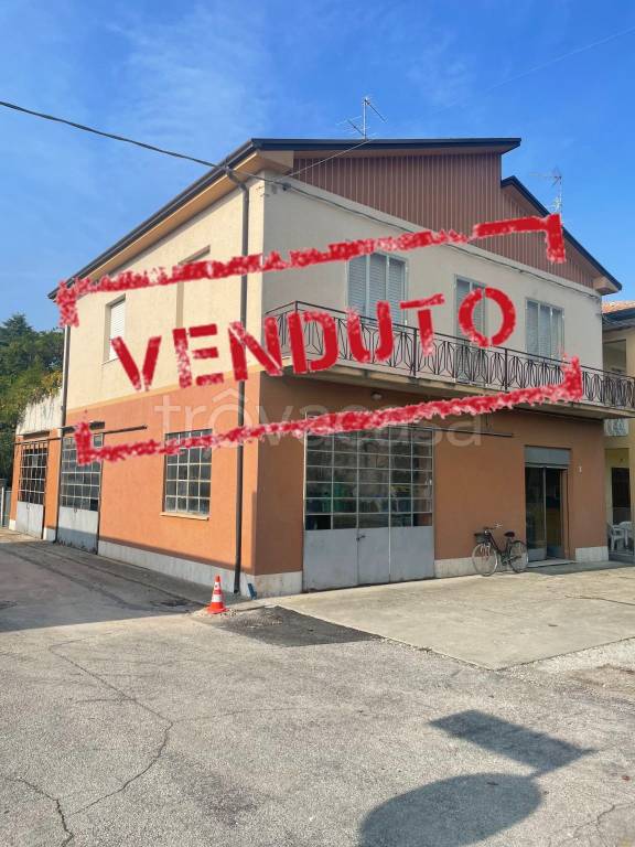 casa indipendente in vendita a Conselice