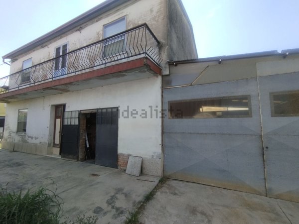 casa indipendente in vendita a Conselice