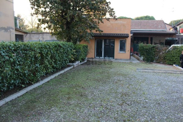 capannone in vendita a Conselice in zona Lavezzola