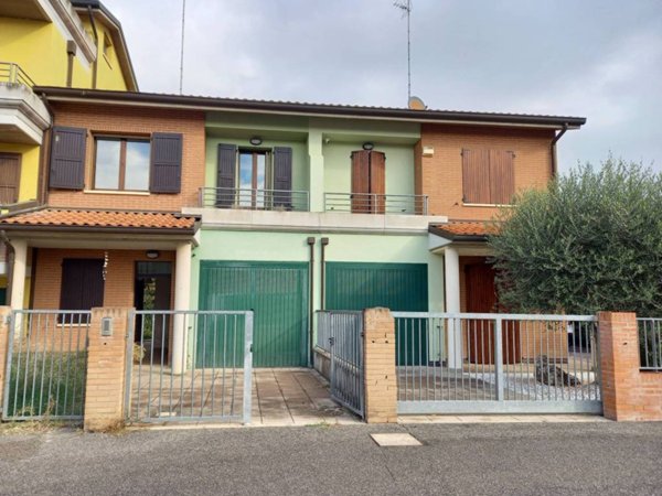 casa indipendente in vendita a Conselice