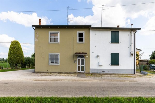 casa indipendente in vendita a Conselice in zona Lavezzola