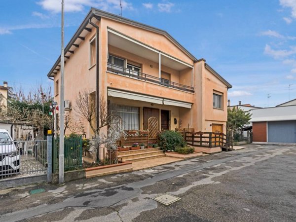 casa indipendente in vendita a Conselice