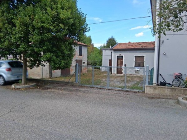 casa indipendente in vendita a Conselice in zona Lavezzola