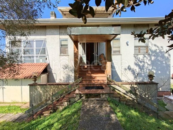 casa indipendente in vendita a Conselice