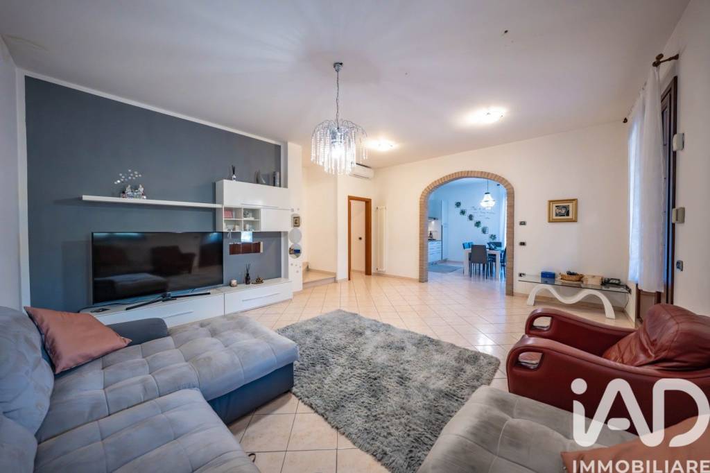 casa indipendente in vendita a Conselice in zona Lavezzola