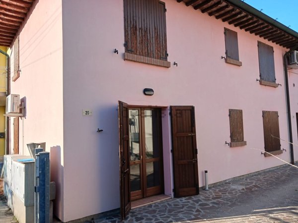 appartamento in vendita a Conselice in zona Lavezzola