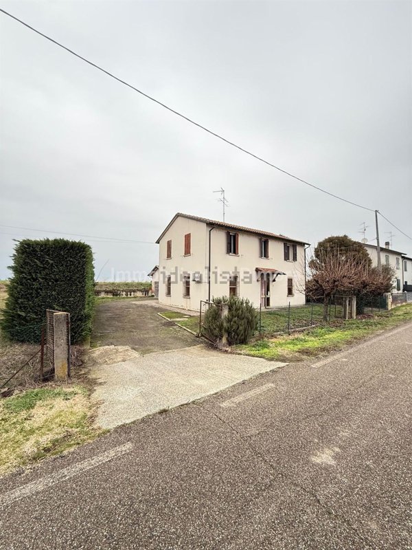 casa indipendente in vendita a Conselice