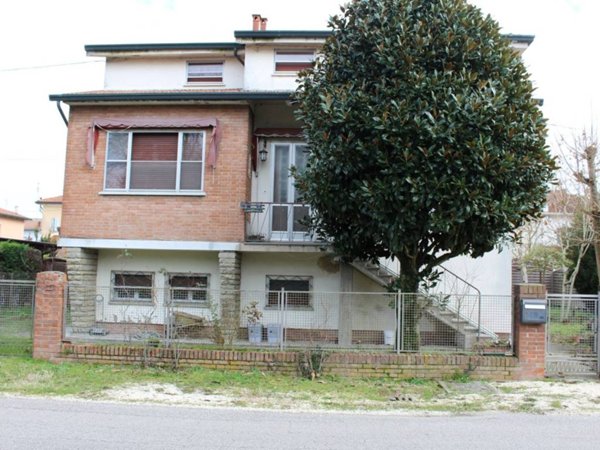 casa indipendente in vendita a Conselice in zona Lavezzola