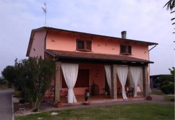 casa indipendente in vendita a Conselice