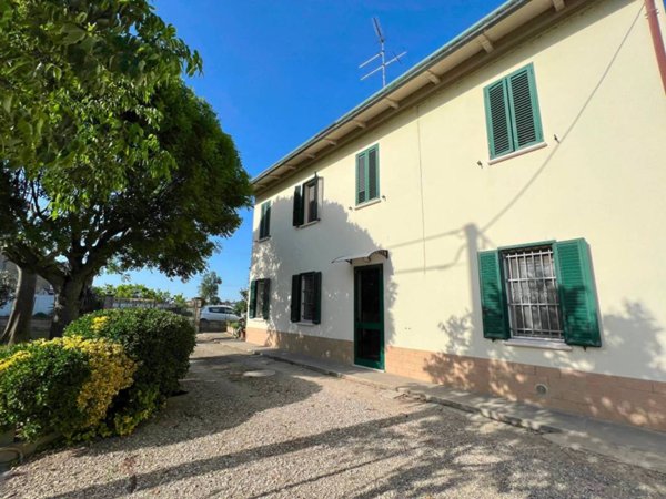 casa indipendente in vendita a Conselice in zona Lavezzola