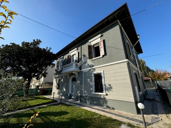 casa indipendente in vendita a Conselice