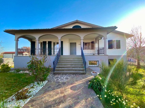 casa indipendente in vendita a Conselice