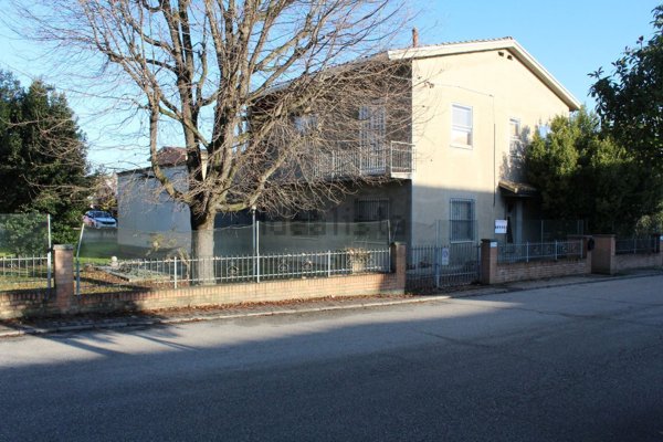 casa indipendente in vendita a Conselice in zona Lavezzola