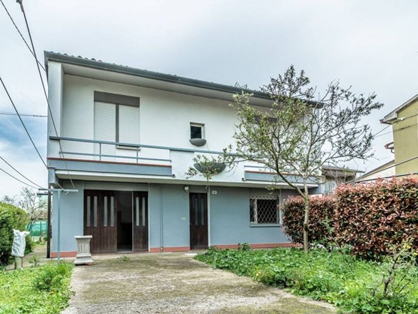 casa indipendente in vendita a Conselice