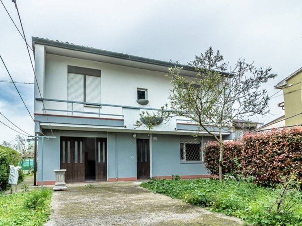 casa indipendente in vendita a Conselice