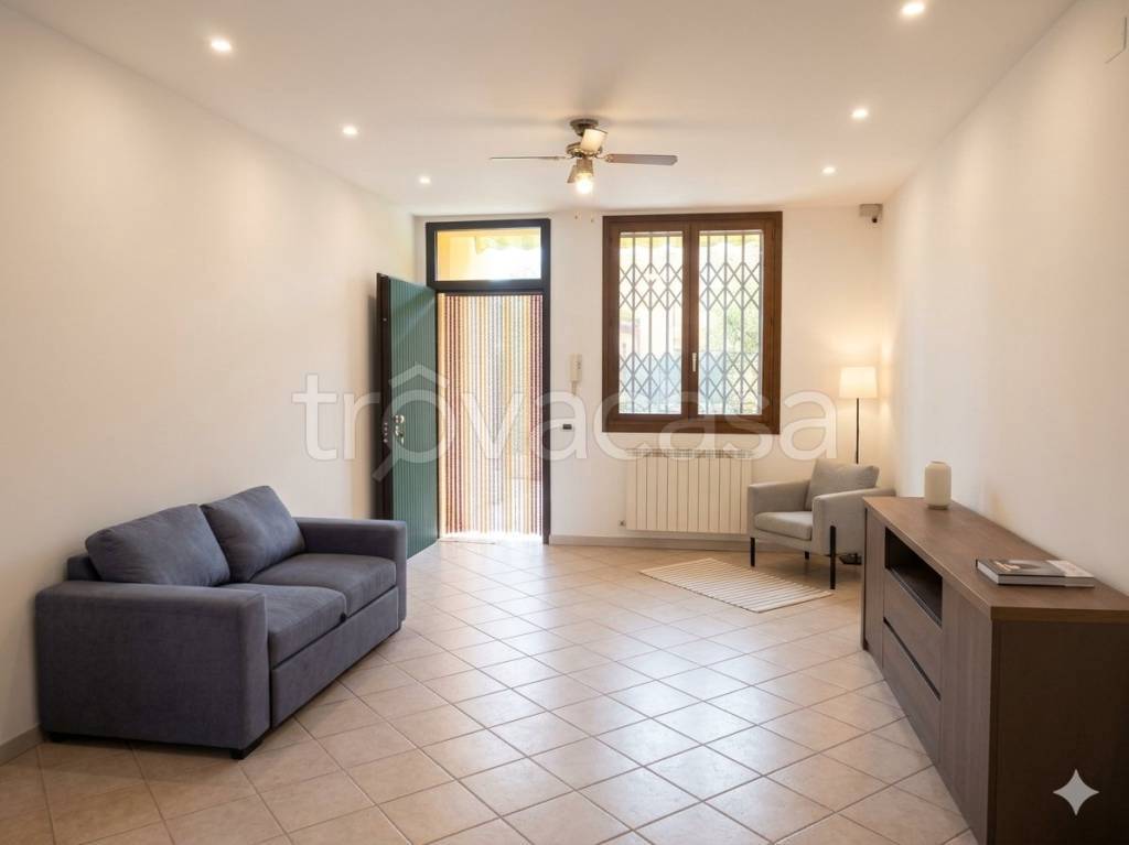 appartamento in vendita a Conselice in zona Lavezzola
