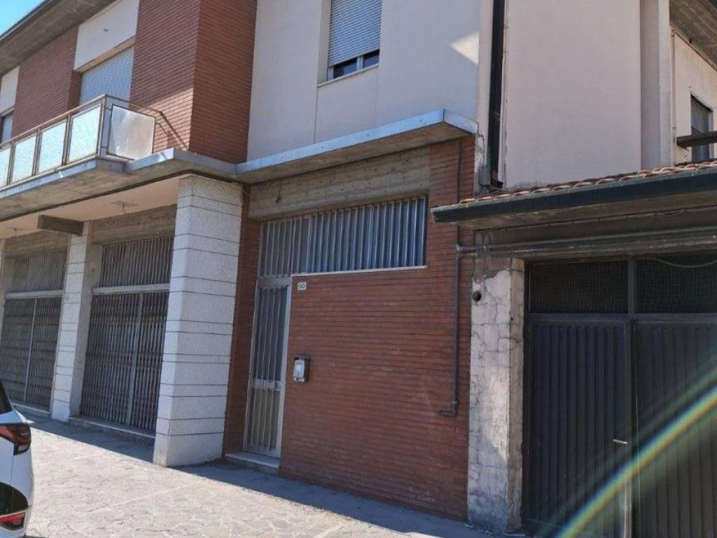 appartamento in vendita a Conselice in zona Lavezzola