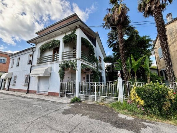 casa indipendente in vendita a Conselice in zona Lavezzola