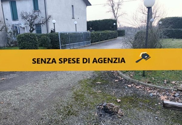 locale commerciale in vendita a Conselice