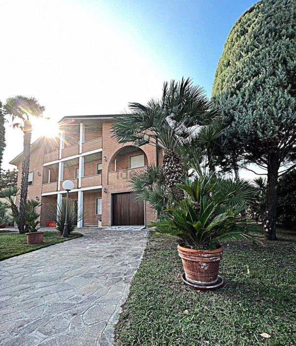 casa indipendente in vendita a Conselice