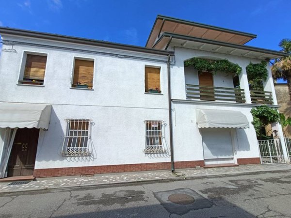 casa indipendente in vendita a Conselice in zona Lavezzola