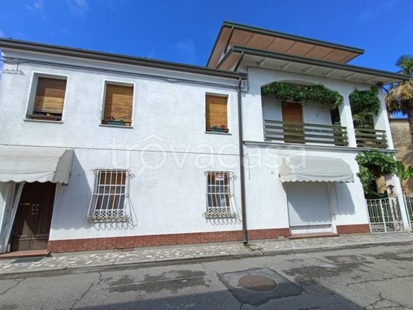 casa indipendente in vendita a Conselice in zona Lavezzola
