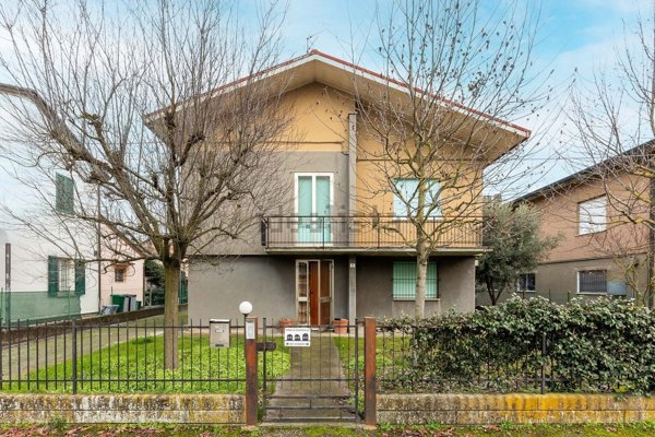 casa indipendente in vendita a Conselice in zona Lavezzola